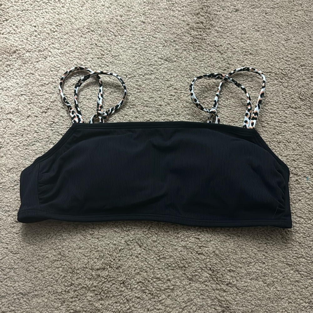 Scoop neck bikini top